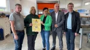 Mehr über den Artikel erfahren Imkerverein ehrt ASZ Attersee Nord
